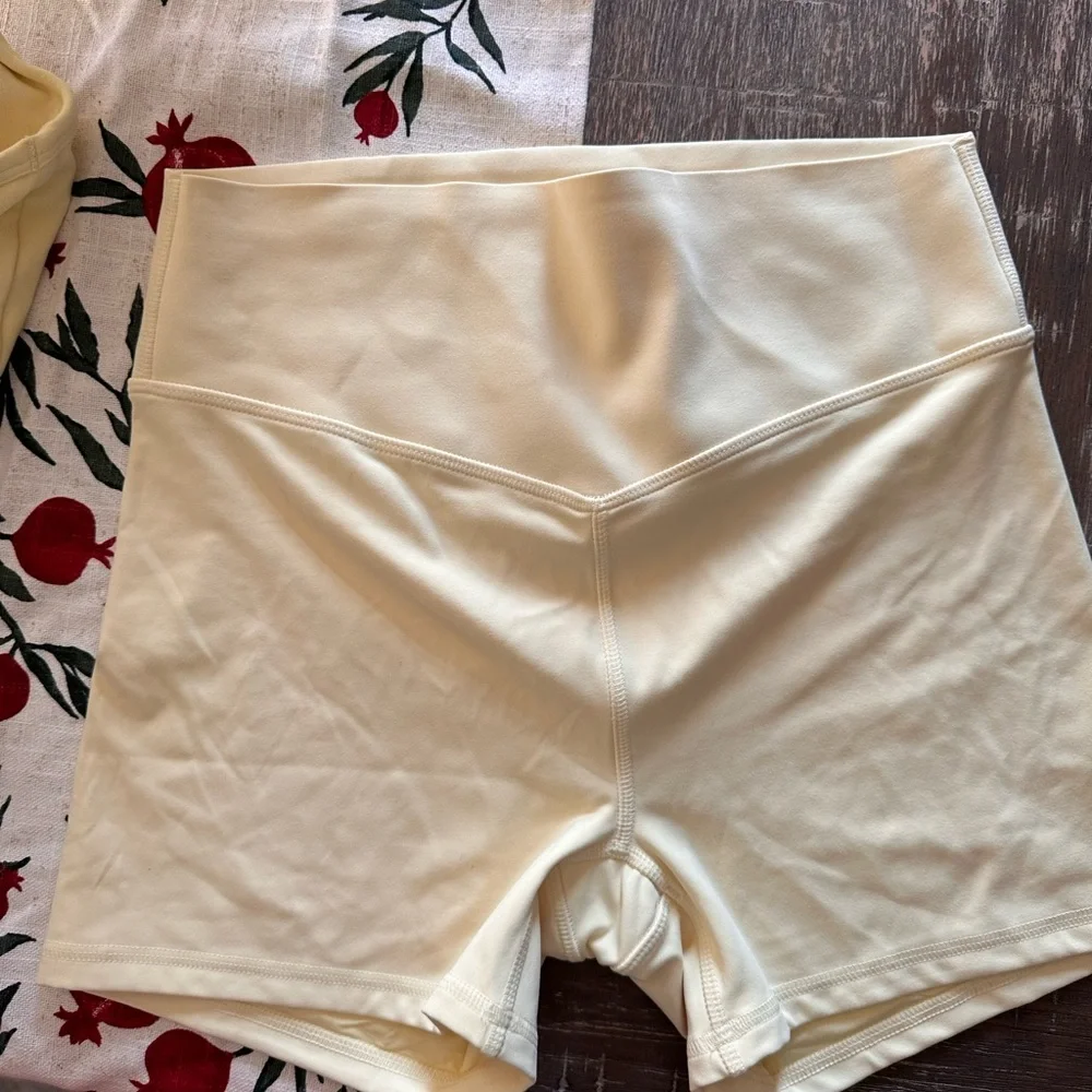 Fabletics Butter Yellow Sports Bra and Shorts Set - Picture 3 of 4